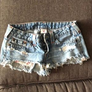 Short jean shorts